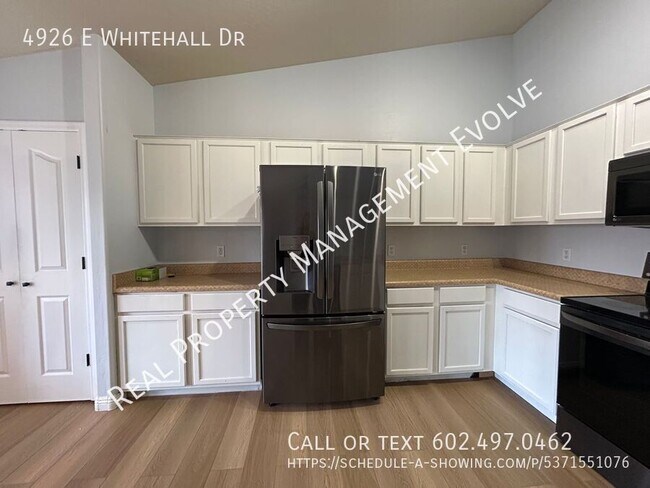 Foto del edificio - 4926 E Whitehall Dr