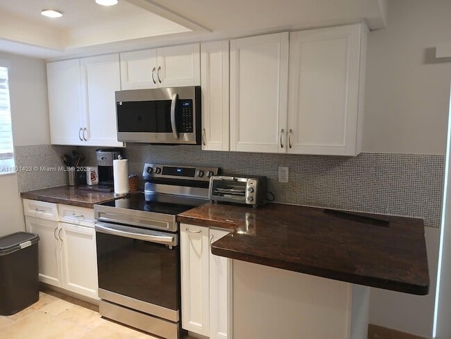 Building Photo - 1945 NW 4th Ave