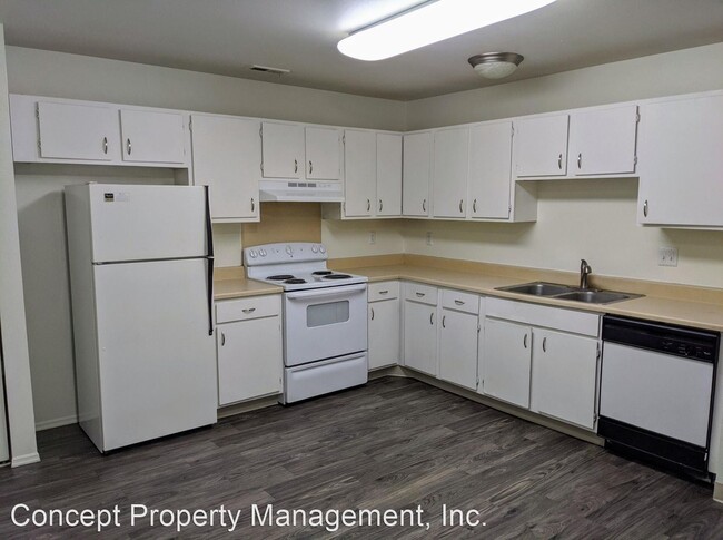 Building Photo - 522 Twin Trees Ln