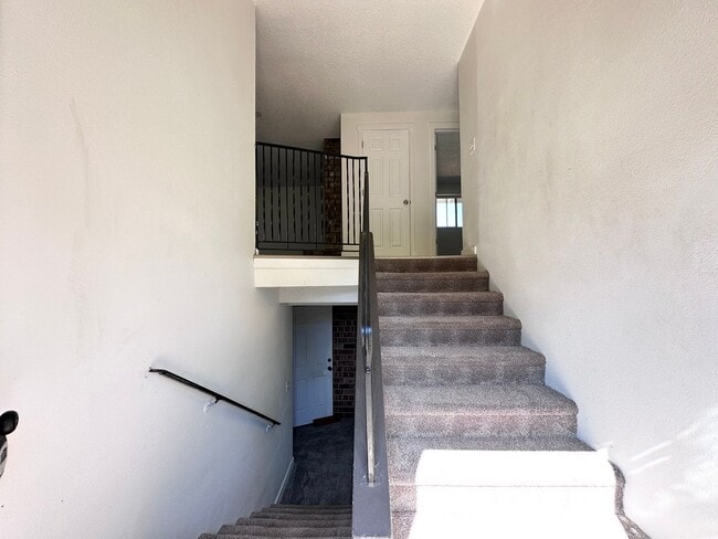 Foto del edificio - 4 Bed 3 Bath plus an Office Home in Kelly ...