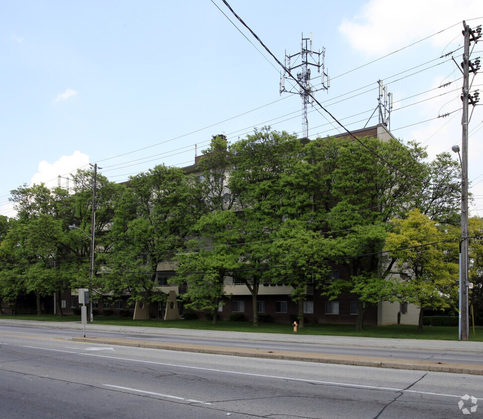 Building Photo - 2413 Islington Ave