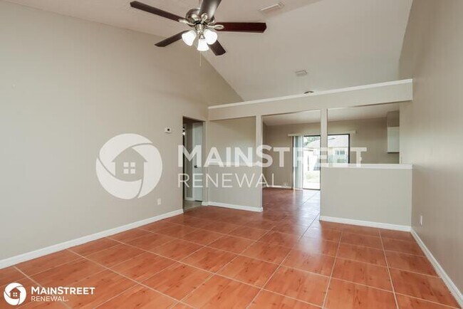 Building Photo - 750 SE Davenport St, Palm Bay, FL 32909