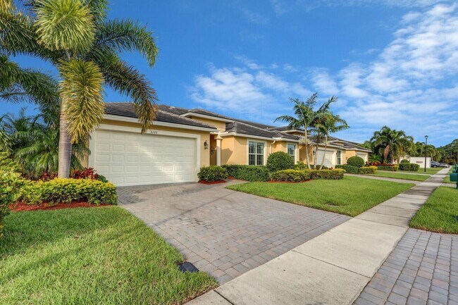 Foto del edificio - 6120 NW Cullen Way