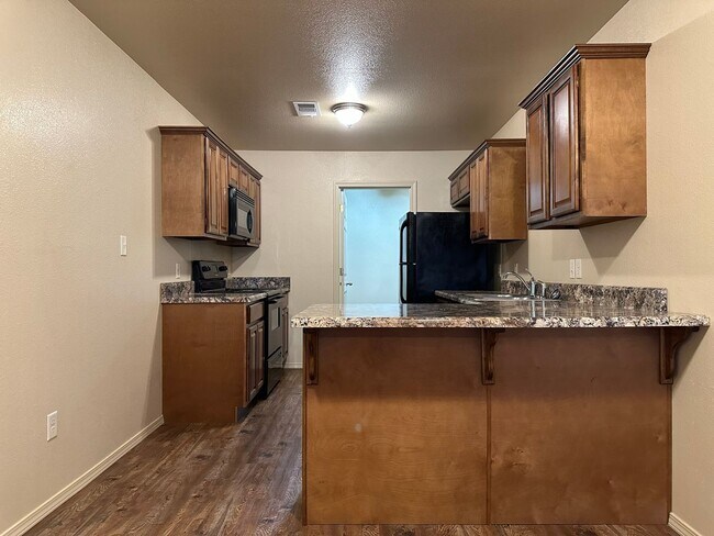 Building Photo - Tulsa St Duplex