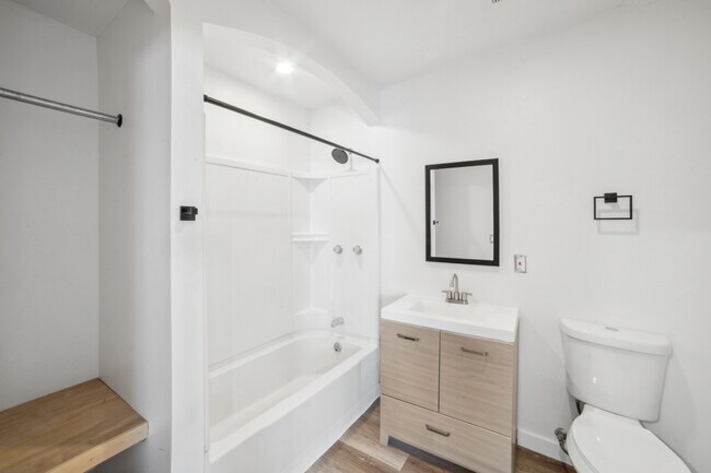 Bathroom - 4539 N 29th Dr