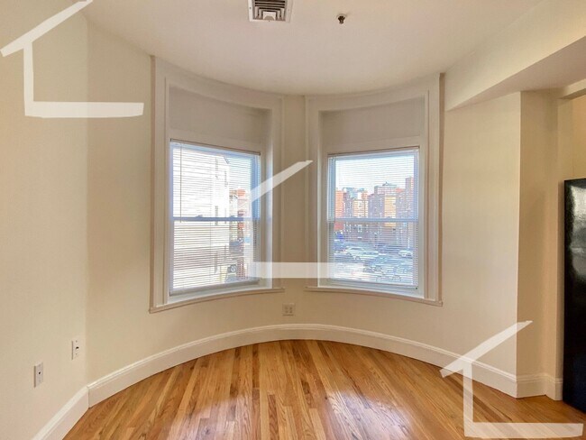 Building Photo - Spacious 2BR Allston Listing!
