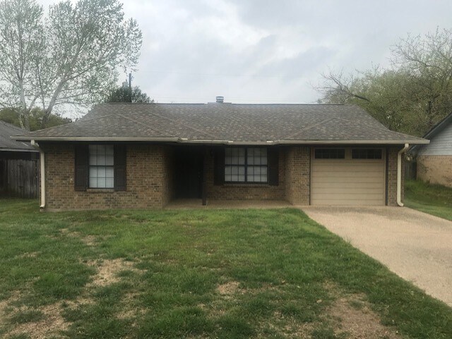 Building Photo - 1104 Meadow Dr