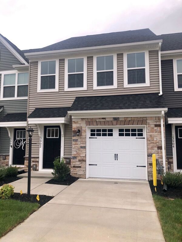 Foto principal - 3902 Grove Point Dr