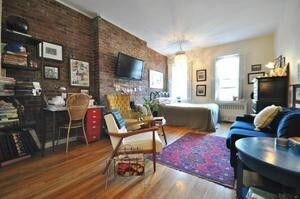 Primary Photo - 352 East 85th Street