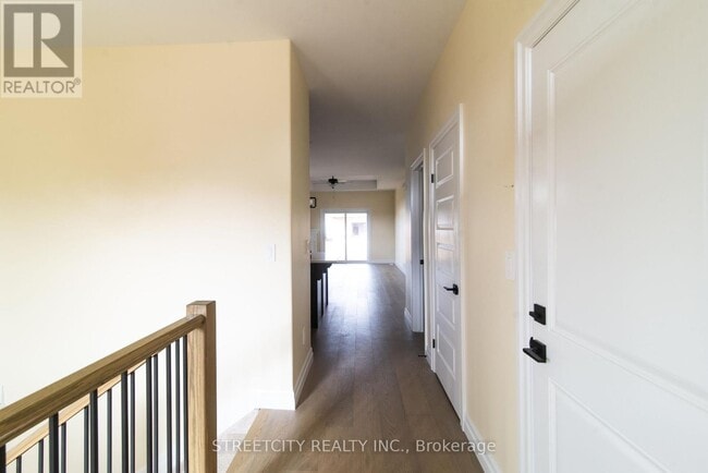 Building Photo - 133 Cabot Trl