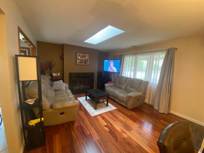 Foto del edificio - 1748 Brookdale Rd