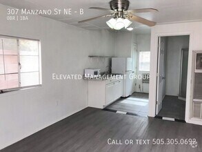 Building Photo - 307 Manzano St NE
