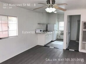 Building Photo - 307 Manzano St NE