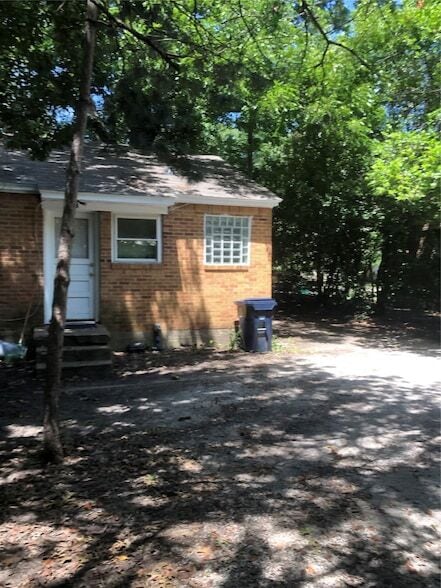 Primary Photo - 904 Denton St