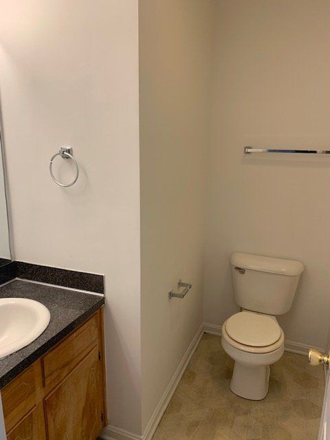 Building Photo - 2100 Flagstone Ct