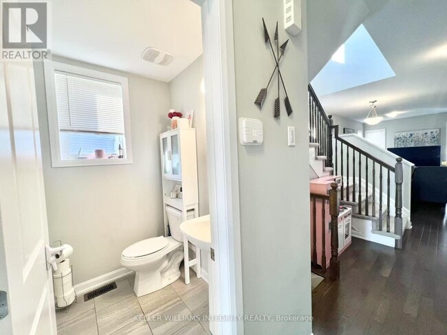 Building Photo - 135 Teelin Cir