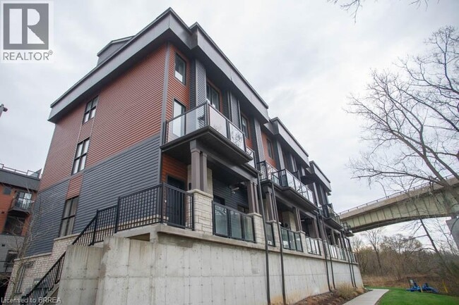 Building Photo - 2 Willow St