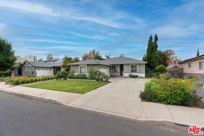 Foto del edificio - 6939 Noble Ave