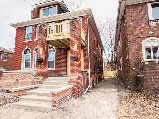 Foto del edificio - 3259 Cortland St