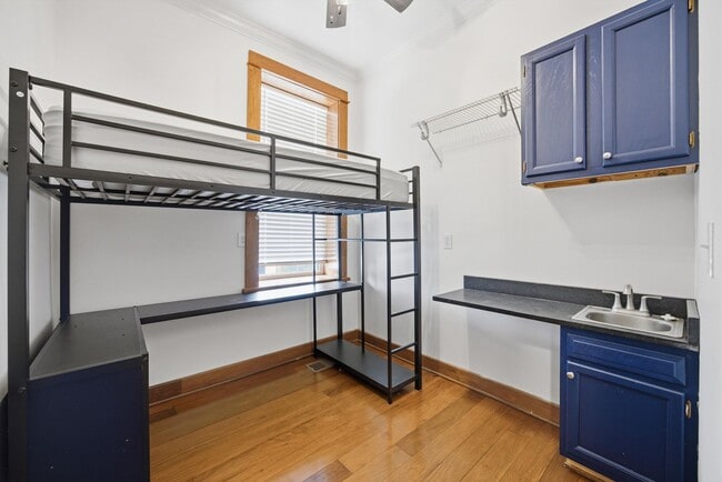 Foto del edificio - 823 McCallie Ave