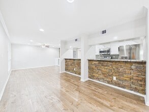 Building Photo - 5333 Richmond Ave.