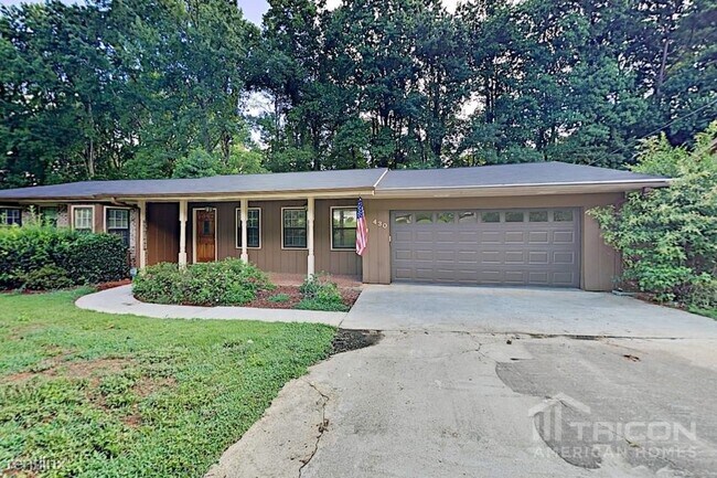 Building Photo - 430 Beaumont Dr SW