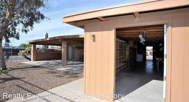 Building Photo - 3 br, 2 bath House - 259 W. Calle Evelina