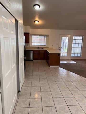 Foto del edificio - 9417 Grant Dr