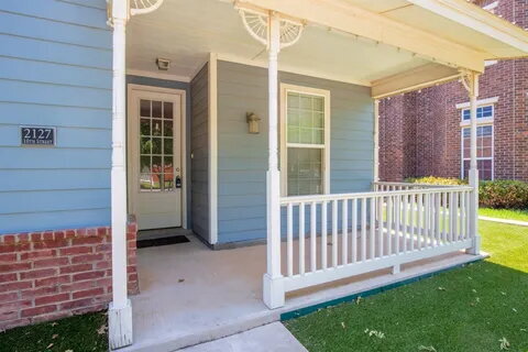 Building Photo - Great 3/3 perfect for roommates and close ...