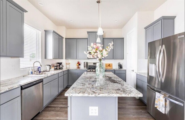 Foto del edificio - 1740 Cove Cres Ct