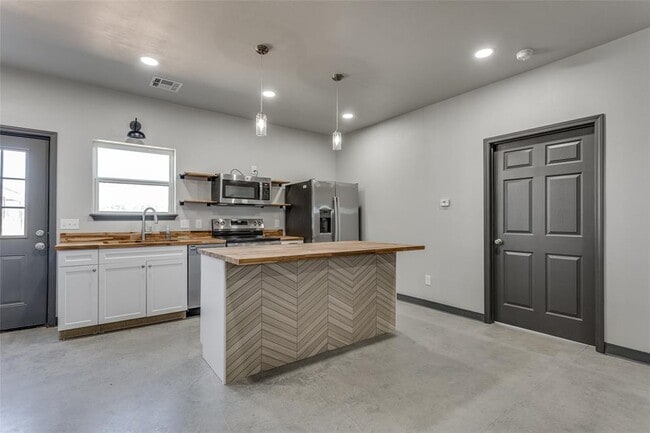 Building Photo - 12571 US-77