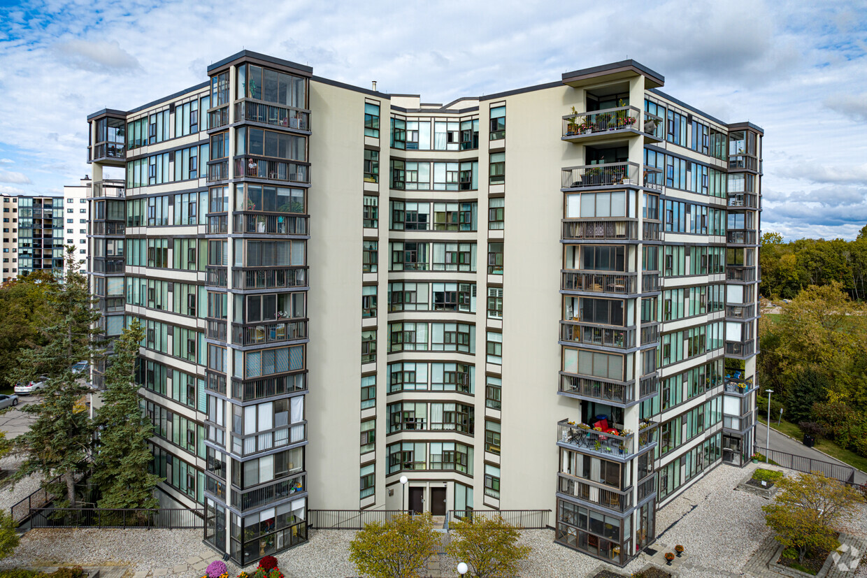 Photo principale - Woodlawn Towers III