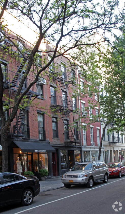 Building Photo - 378 Bleecker St