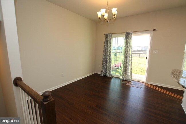 Building Photo - 30111 Plantation Dr
