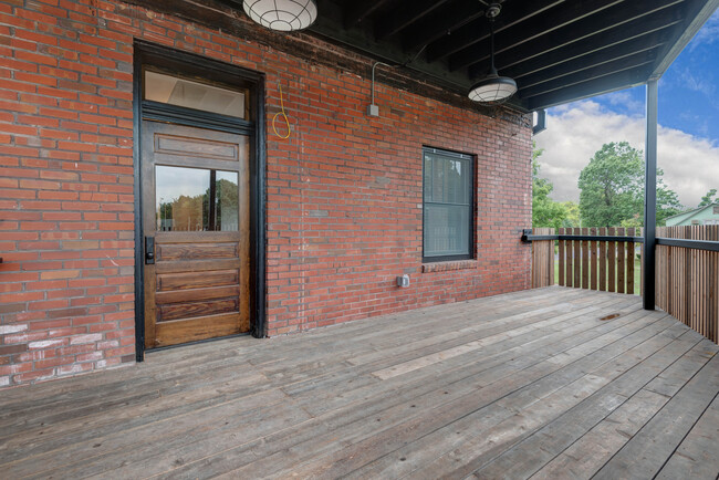 Balcony - The Lofts at Cherry & Pickwick