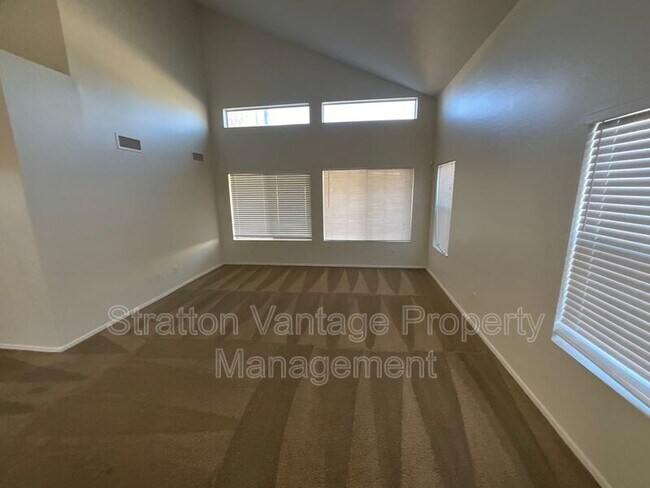 Foto del edificio - 15582 W Rio Vista Ln