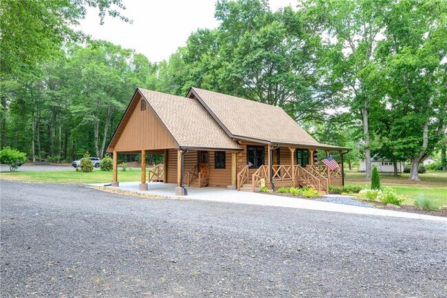 Building Photo - 1001 Villa Rica Way SW