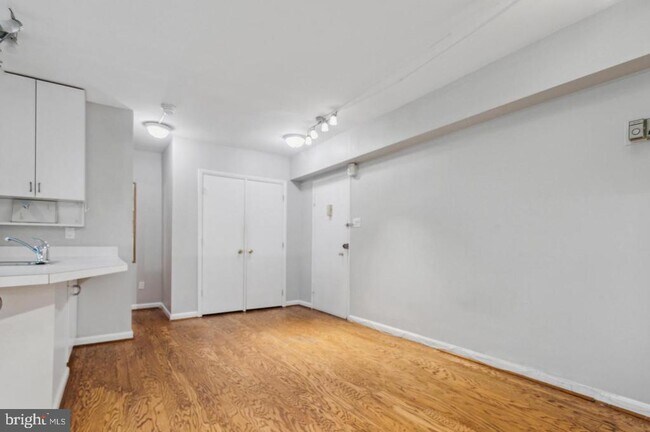 Foto del edificio - 3701 Connecticut Ave NW
