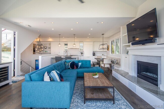 Building Photo - 801 Olive Ave