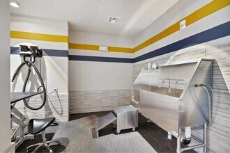 Building Photo - 1317 Post Oak Park Dr