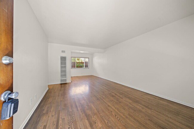 Foto del edificio - 1517 Harvard St