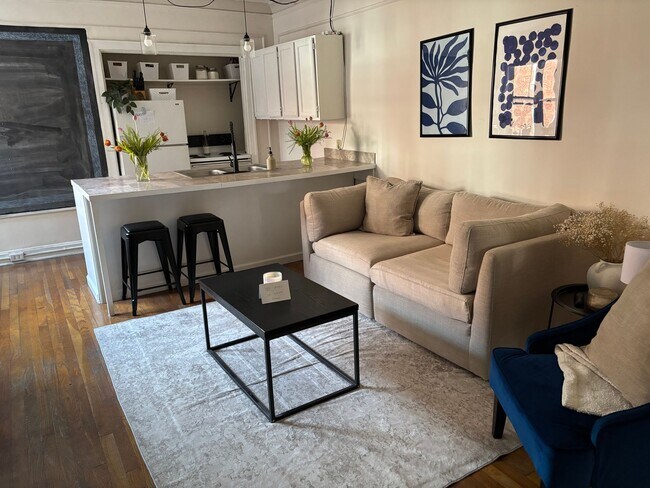 Foto del edificio - 2805 Stratford - Amazing location one block from University of Cincinnati