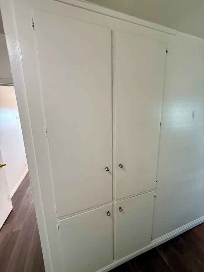 Building Photo - 278 E Washington Blvd