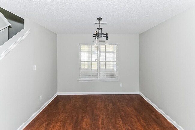 Foto del edificio - 4891 Top Notch Loop