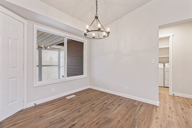 Building Photo - 11035 W Halstead Ct