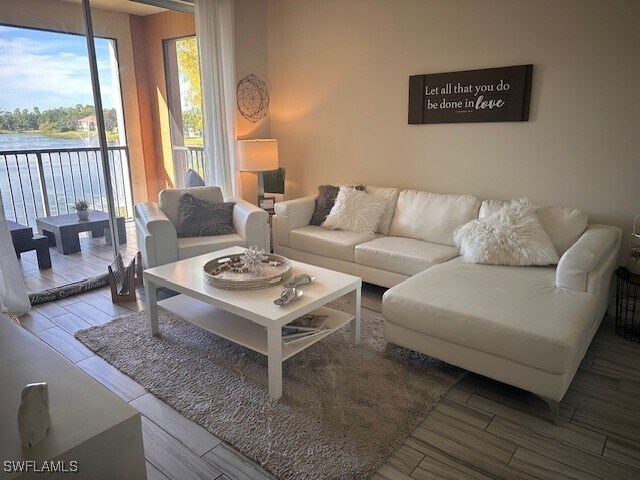 Foto principal - 1205 Reserve Way