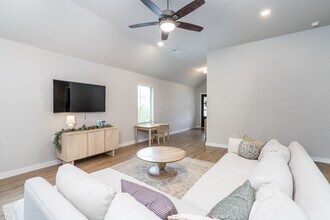 Building Photo - 17568 Rosewood Manor Ln