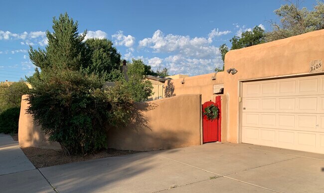 Home entry - 3105 Camino Caballete NW