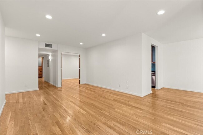 Building Photo - 4724 Park Granada