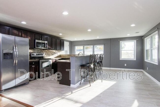 Photo - 3405 Pebble Dr House